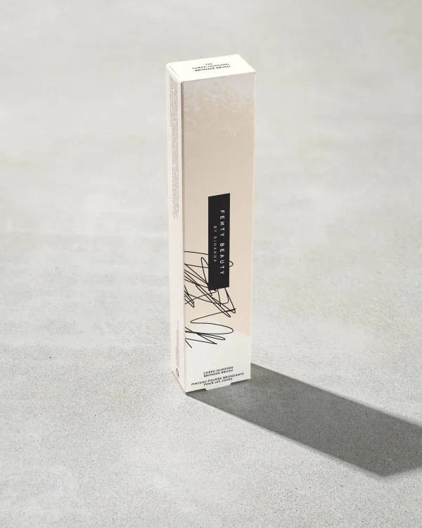 Cheek-Hugging Bronzer Brush 190 - Image 5
