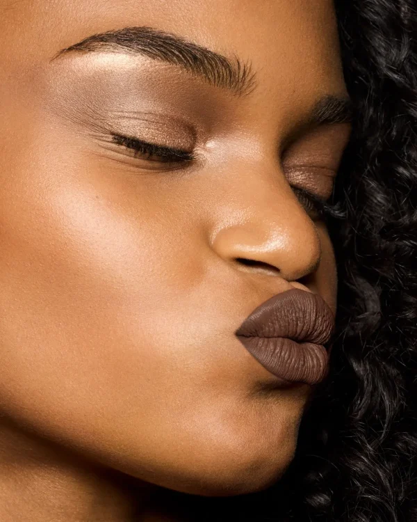 Stunna Lip Paint Longwear Fluid Lip Color — Unveil - Image 2