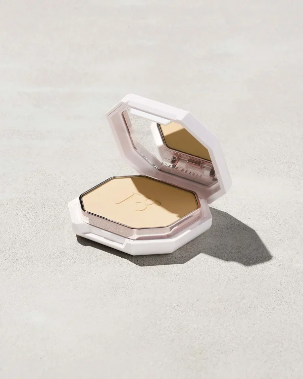 Pro Filt’r Soft Matte Powder Foundation — #105