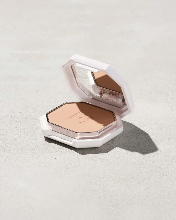 Pro Filt’r Soft Matte Powder Foundation — #200