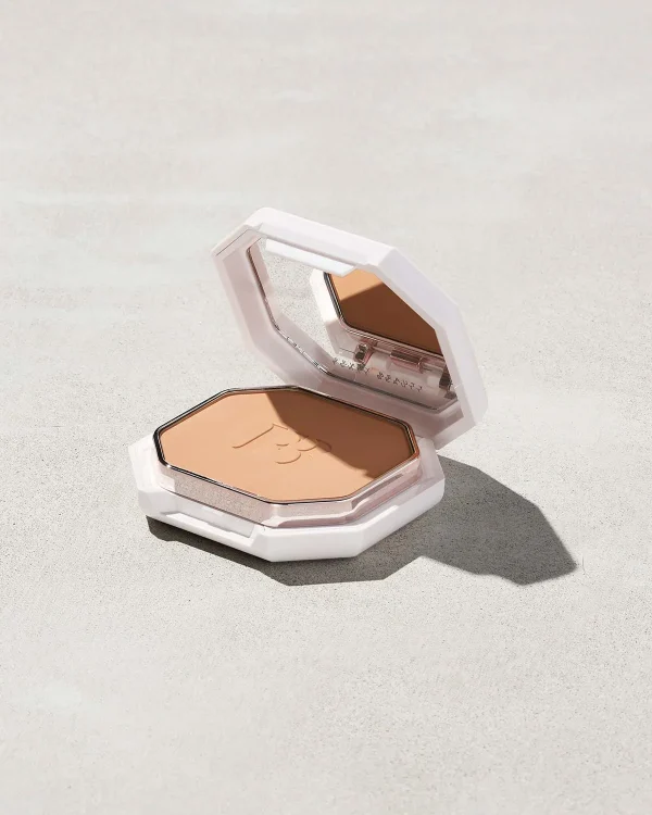 Pro Filt’r Soft Matte Powder Foundation — #250