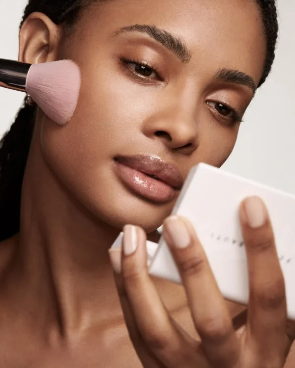 Invisimatte Instant Setting + Blotting Powder - Image 9