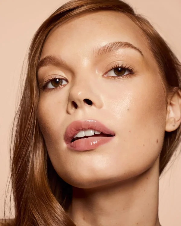 Gloss Bomb Heat Universal Lip Luminizer + Plumper — Fenty Glow Heat - Image 2