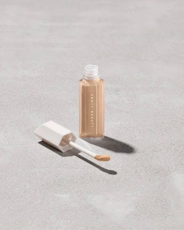 We’re Even Hydrating Longwear Concealer — 220W