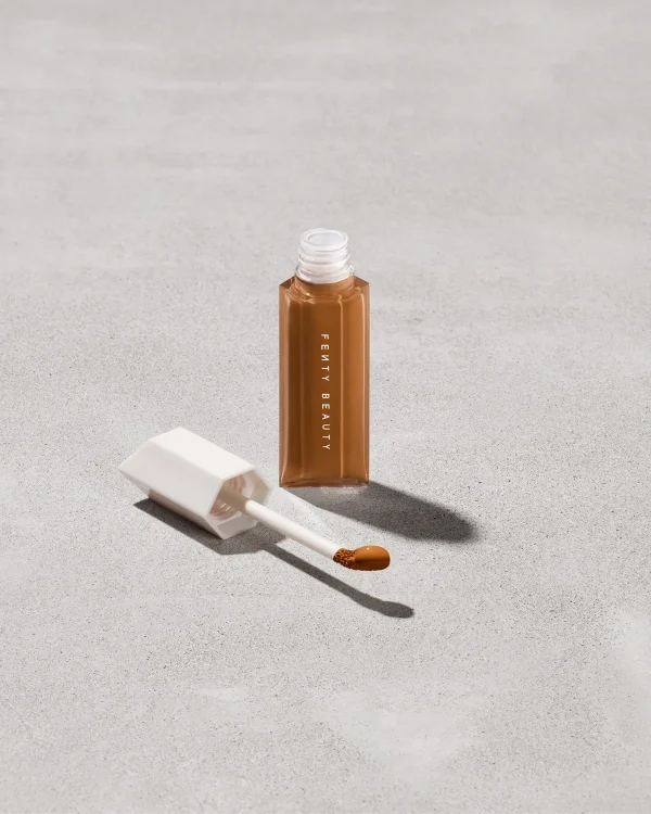 We’re Even Hydrating Longwear Concealer — 440W