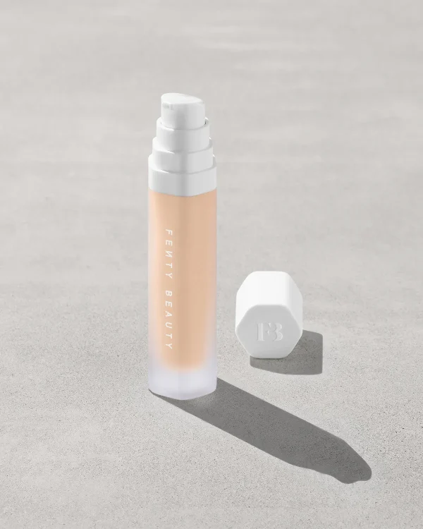 Soft’lit Naturally Luminous Longwear Foundation — 125